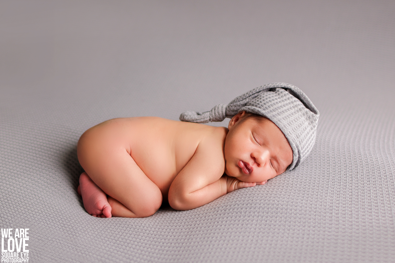 super_hero_baby_boy_newborn_photo_shoot